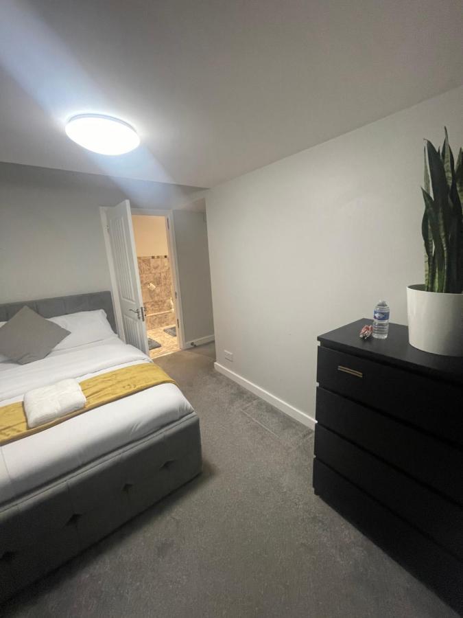 Beautiful En-Suite Bedroom Ipswich Luaran gambar